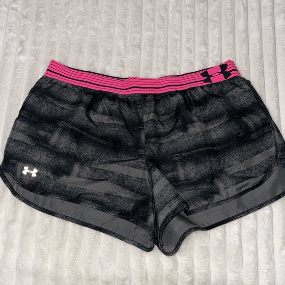 Under Armour Pants - Under Armour Shorts | Size Large